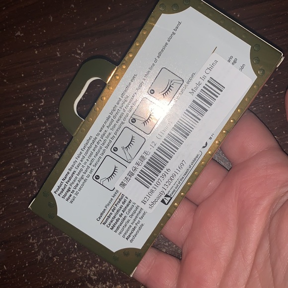 Individual eyelashes - Picture 2 of 3